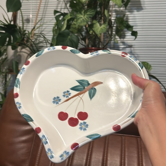 Chaparral Pottery USA Painted Heart Baking Dish Cherry - Picture 8 of 8
